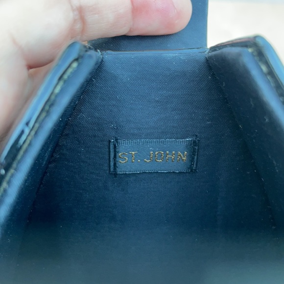 NWOT ST. JOHN Gold & Black Pyramid Wristlet / Clutch - Picture 9 of 9